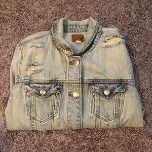 Women’s XL American Eagle distressed denim jacket